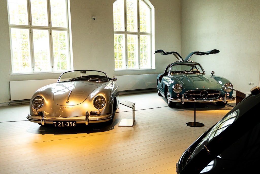 classic-car-house-9.jpeg