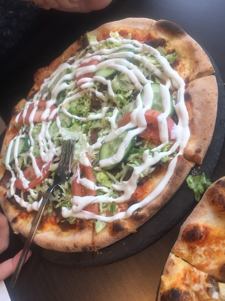 edas-pizza-og-burgerhouse-1.jpeg