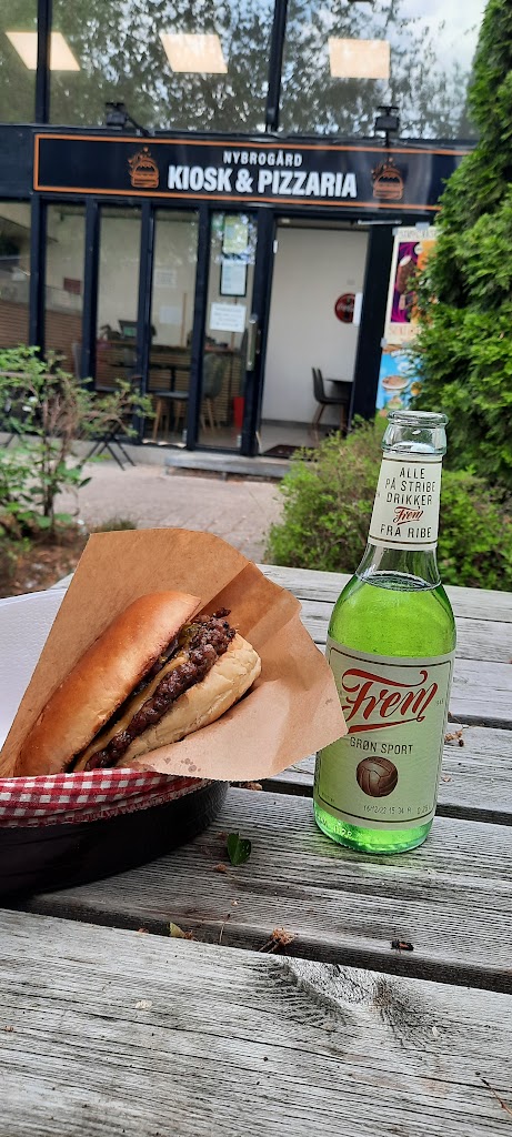 nybrogard-pizza-burger-2.jpeg