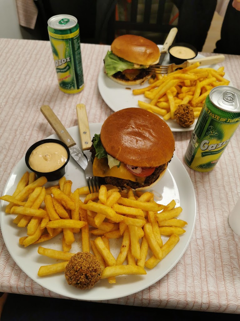 nybrogard-pizza-burger-4.jpeg