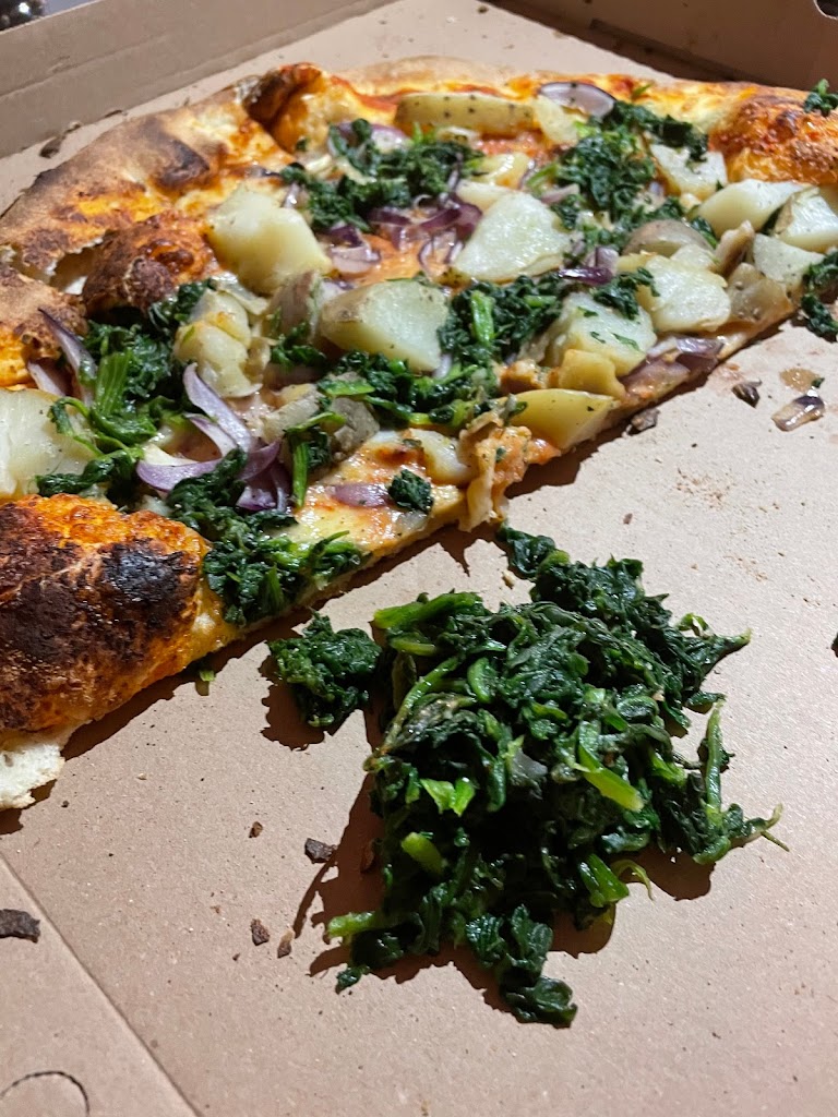 saras-pizzaria-burgerhouse-16.jpeg