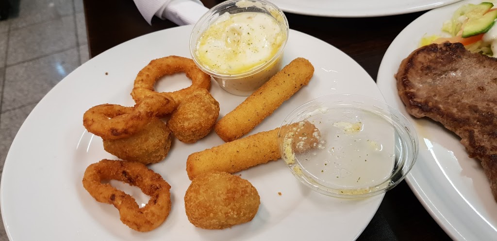 saras-pizzaria-burgerhouse-4.jpeg