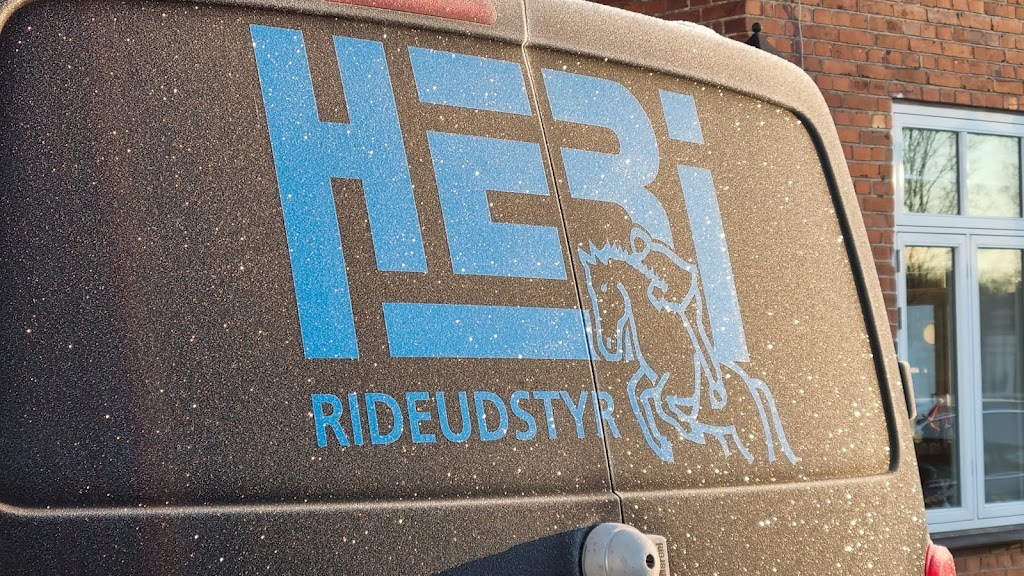heri-rideudstyr-aps-8.jpeg