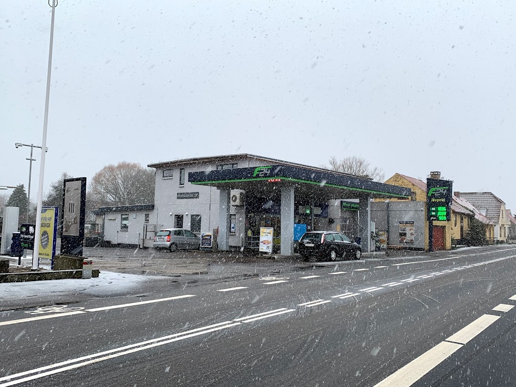 larsens-stop-n-shop-16.jpeg