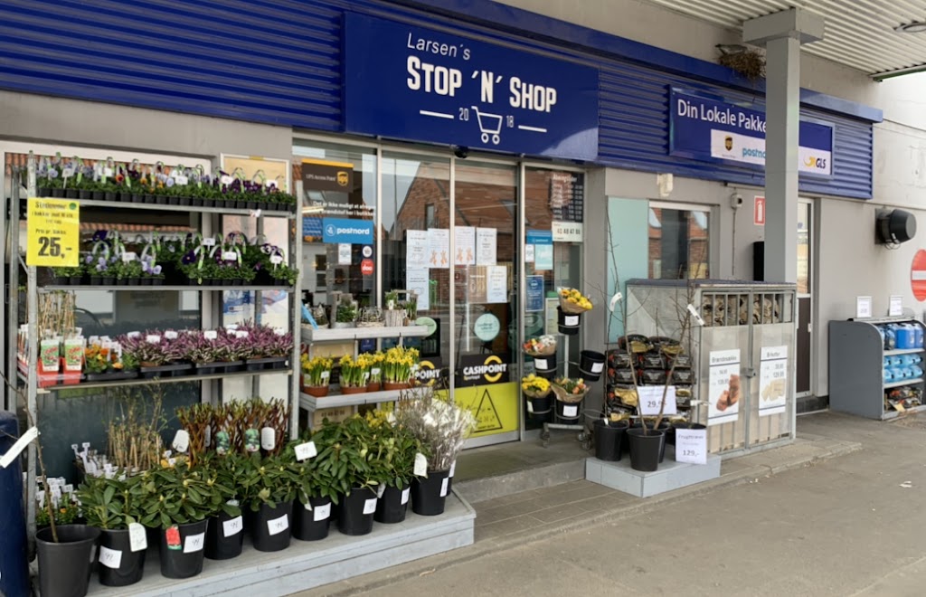 larsens-stop-n-shop-5.jpeg
