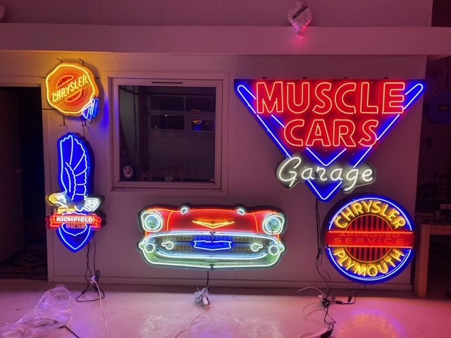 muscle-cars-garage-1.jpeg