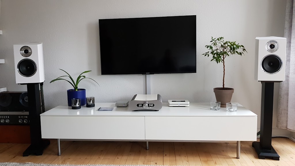 dans-tv-hifi-center-0.jpeg