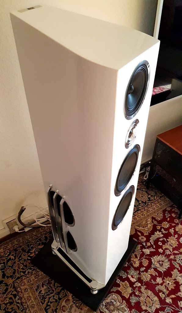 dans-tv-hifi-center-7.jpeg