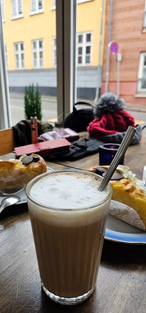 cafe-fru-jorgensen-16.jpeg