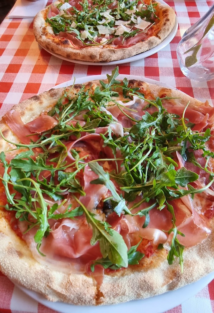carnevale-italiensk-pizzeria-restaurant-and-italian-deli-0.jpeg
