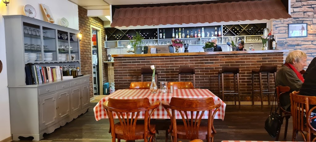 carnevale-italiensk-pizzeria-restaurant-and-italian-deli-1.jpeg