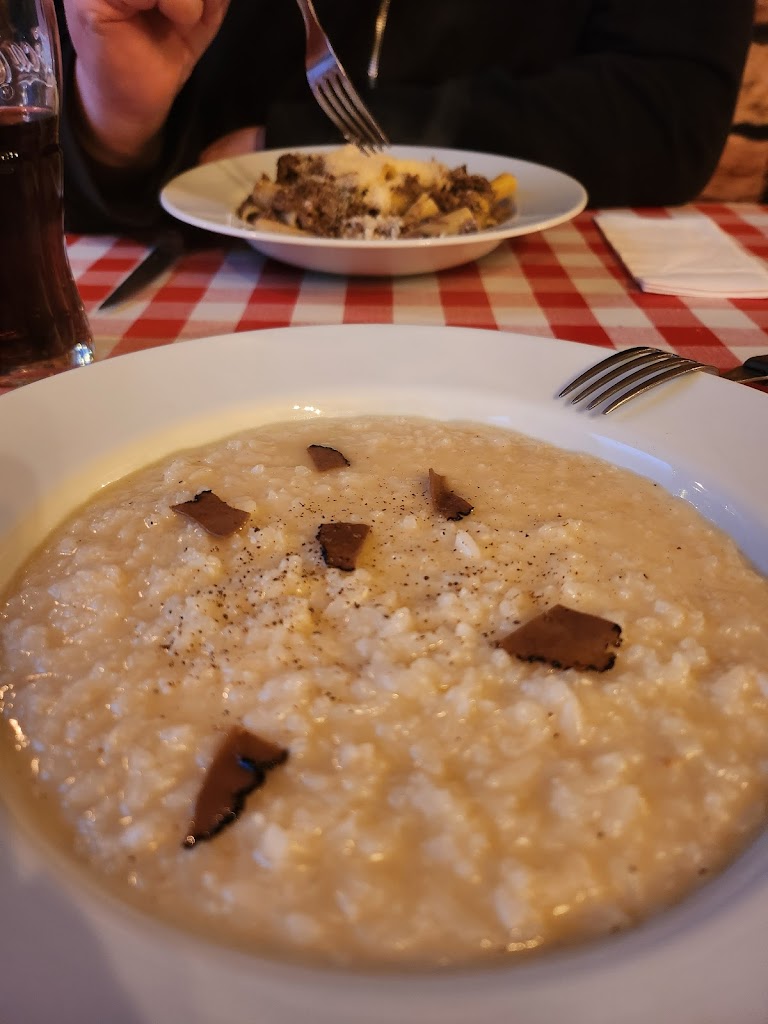 carnevale-italiensk-pizzeria-restaurant-and-italian-deli-12.jpeg