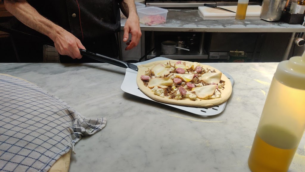 carnevale-italiensk-pizzeria-restaurant-and-italian-deli-14.jpeg