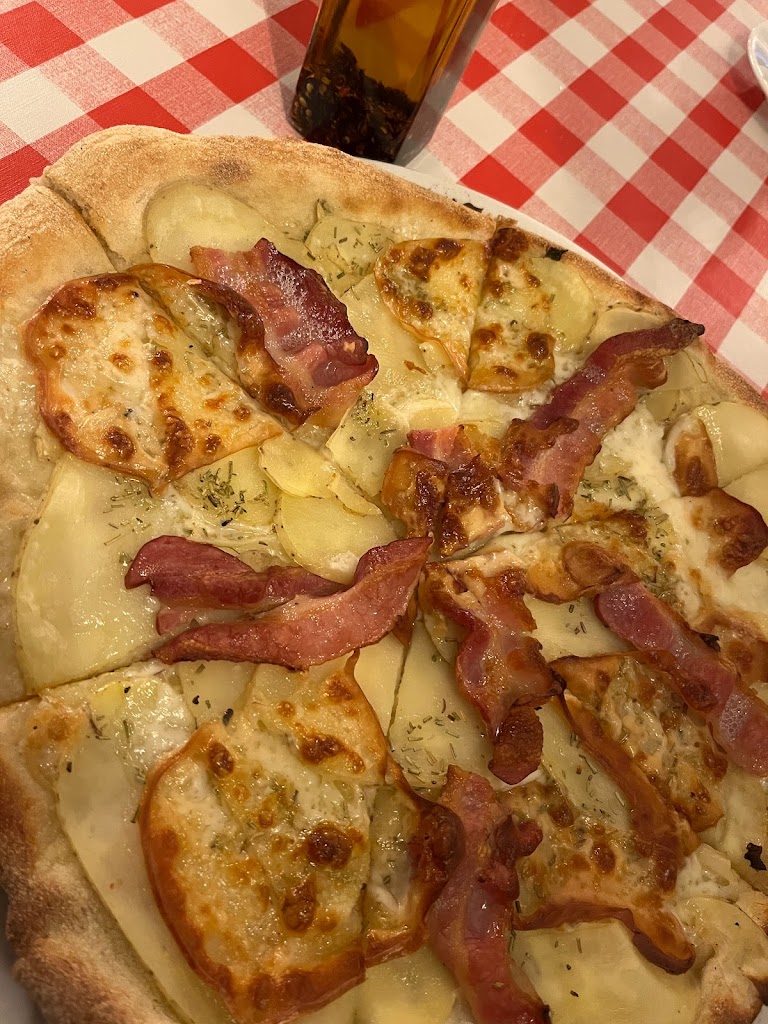 carnevale-italiensk-pizzeria-restaurant-and-italian-deli-5.jpeg