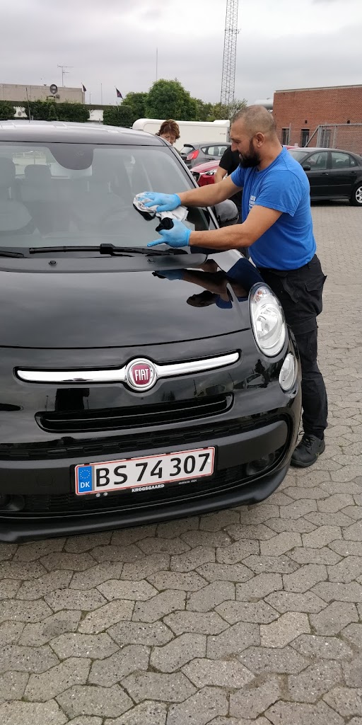 exclusive-car-care-center-16.jpeg