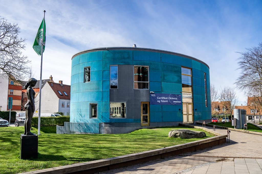 roskilde-gymnasium-science-building-0.jpeg