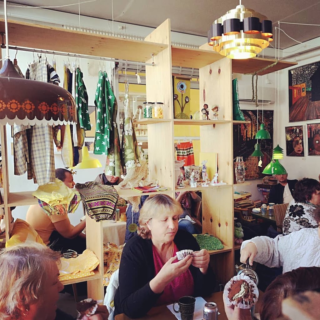 salonen-kunst-kjoler-kaffe-og-kiksekage-7.jpeg