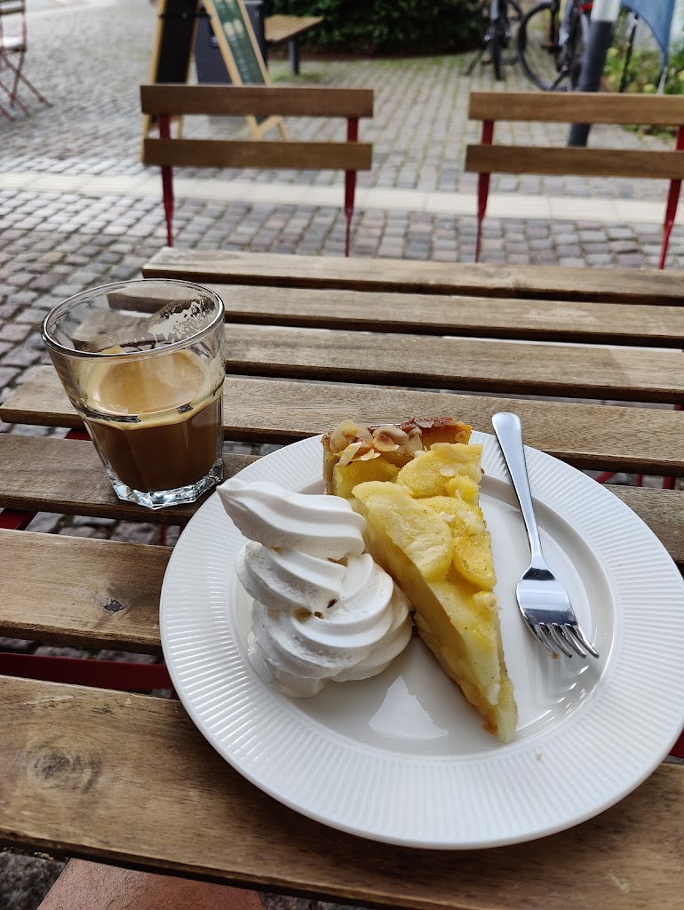 cafe-sne-sno-4.jpeg