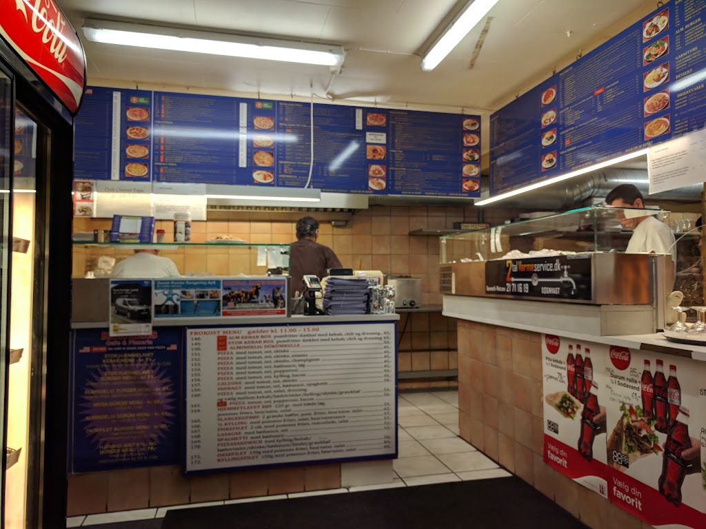 kings-cafe-pizziria-1.jpeg