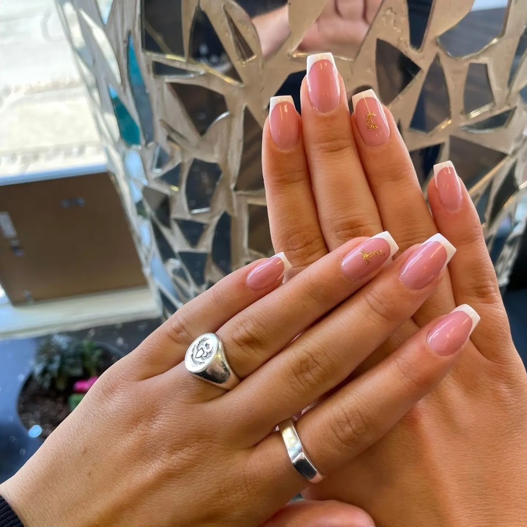 negleklinik-beauty-nails-s-2.jpeg