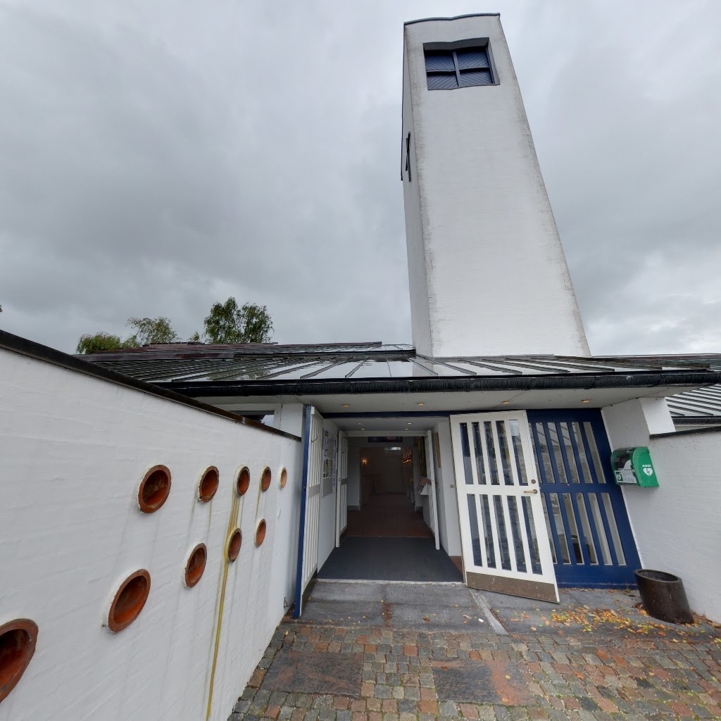 solrod-strand-church-0.jpeg