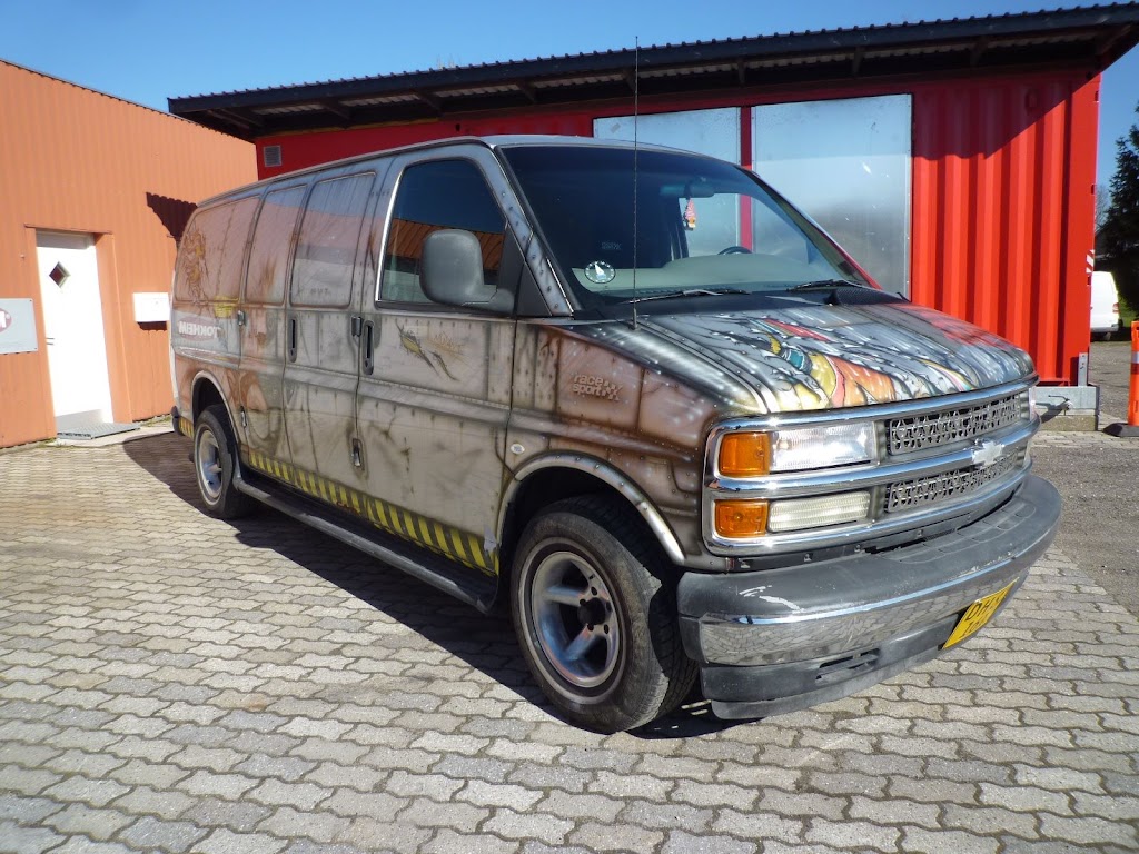 hildes-custom-garage-15.jpeg