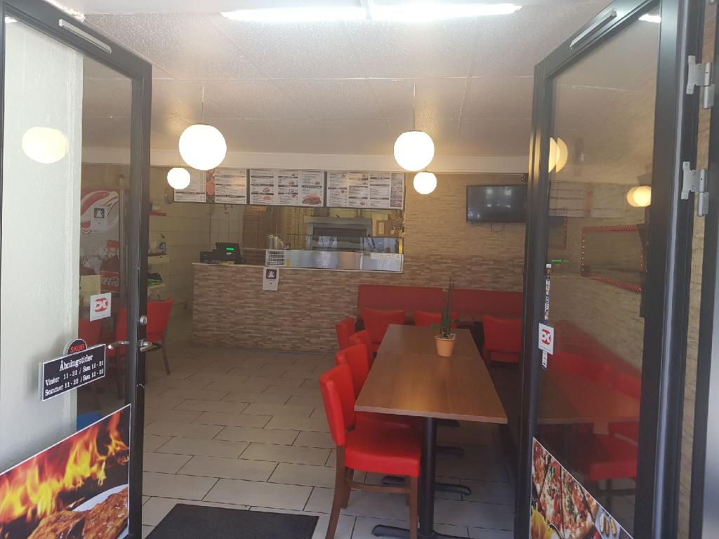 milas-pizza-kebab-house-1.jpeg
