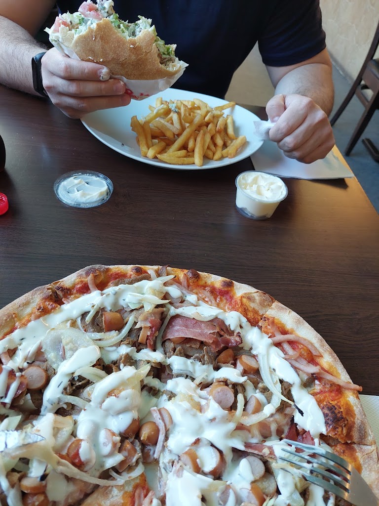 tollose-pizza-house-10.jpeg