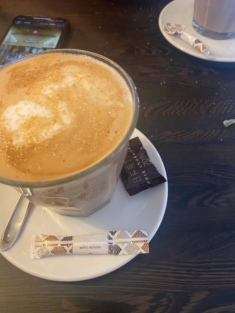 cafe-sommerfuglen-13.jpeg