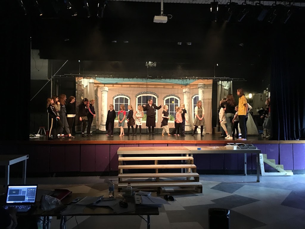 vallensbaek-borneteater-zebragruppen-14.jpeg