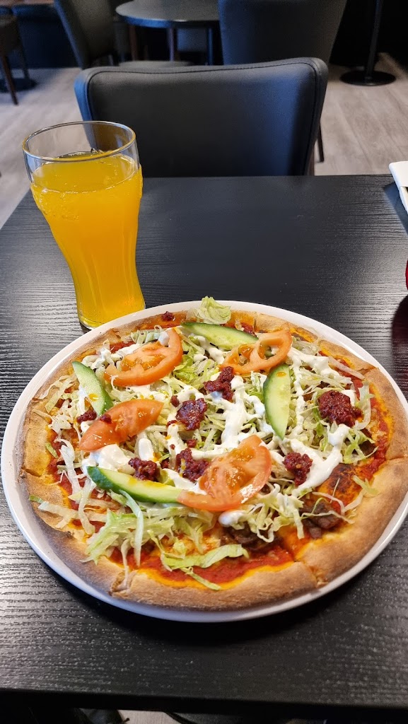 wallenz-restaurant-cafe-1.jpeg