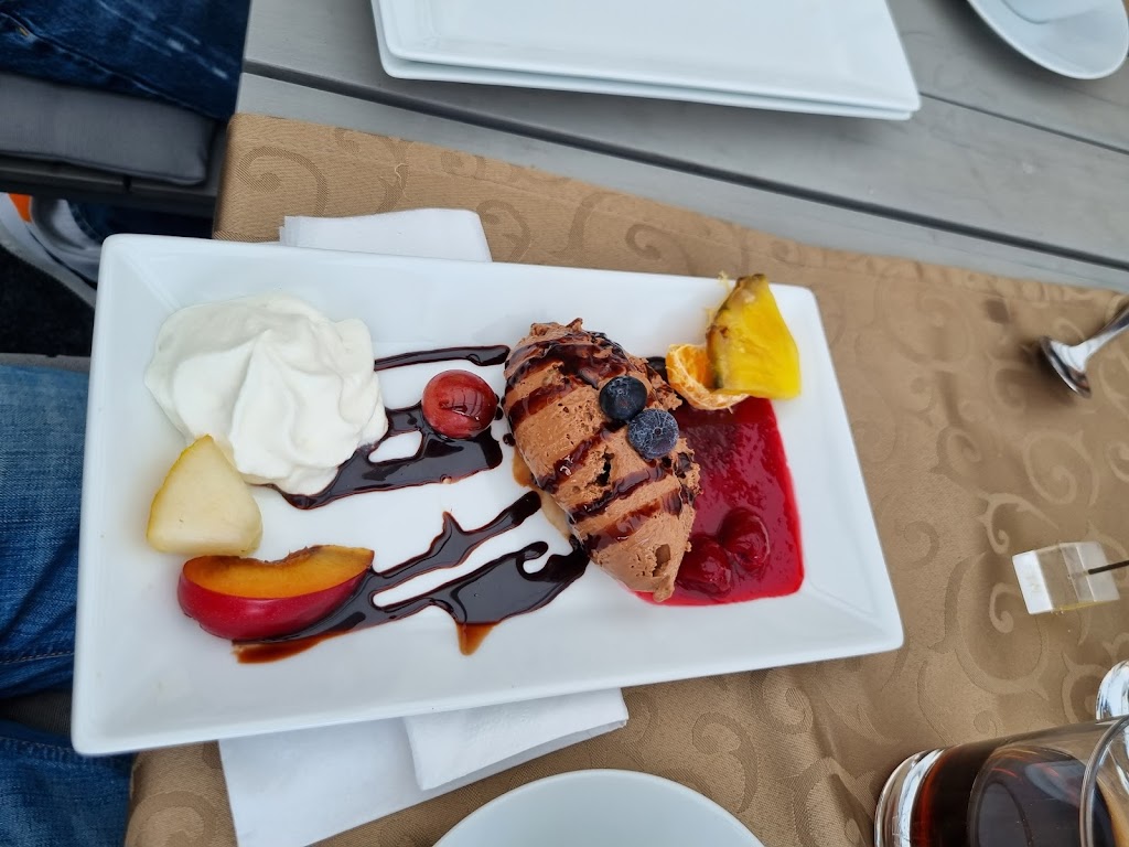 restaurang-aleksej-och-gatukoket-sandgrillen-9.jpeg