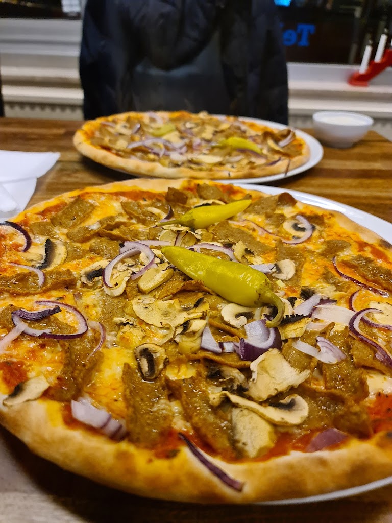 barslovs-pizzeria-0.jpeg