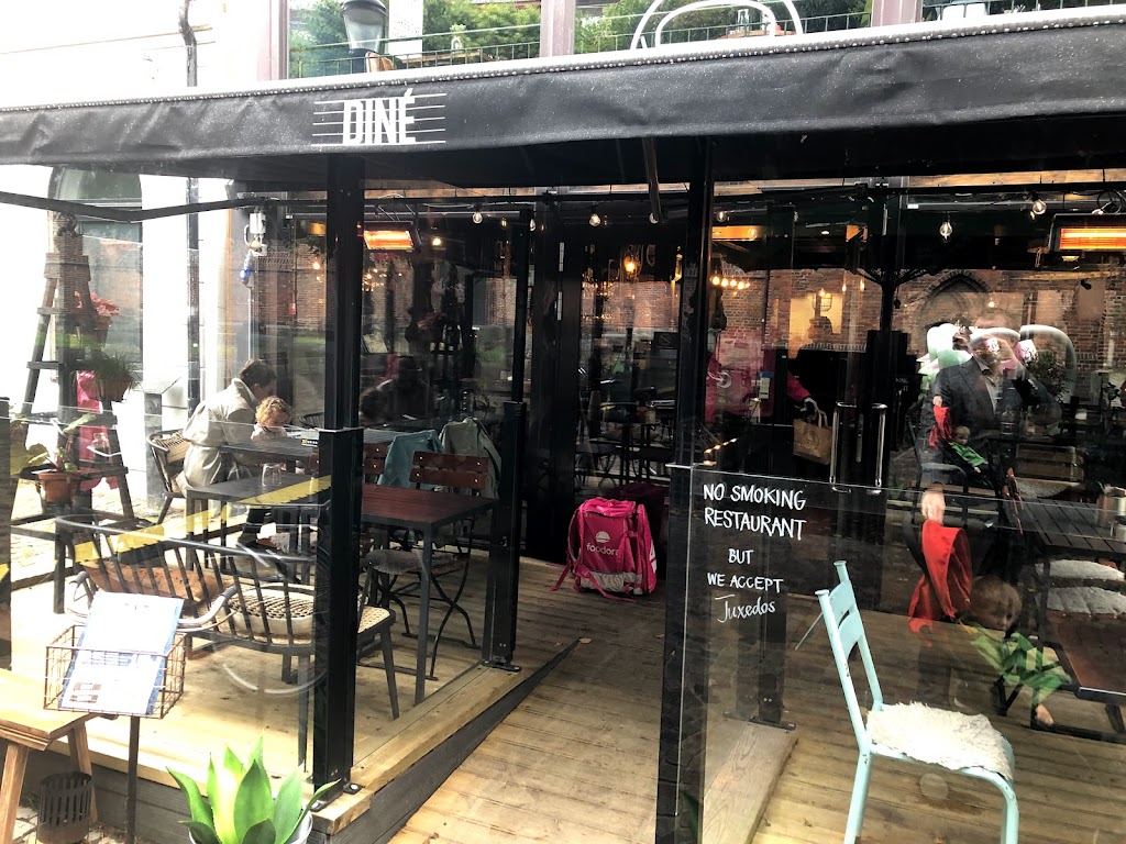dine-burgers-11.jpeg