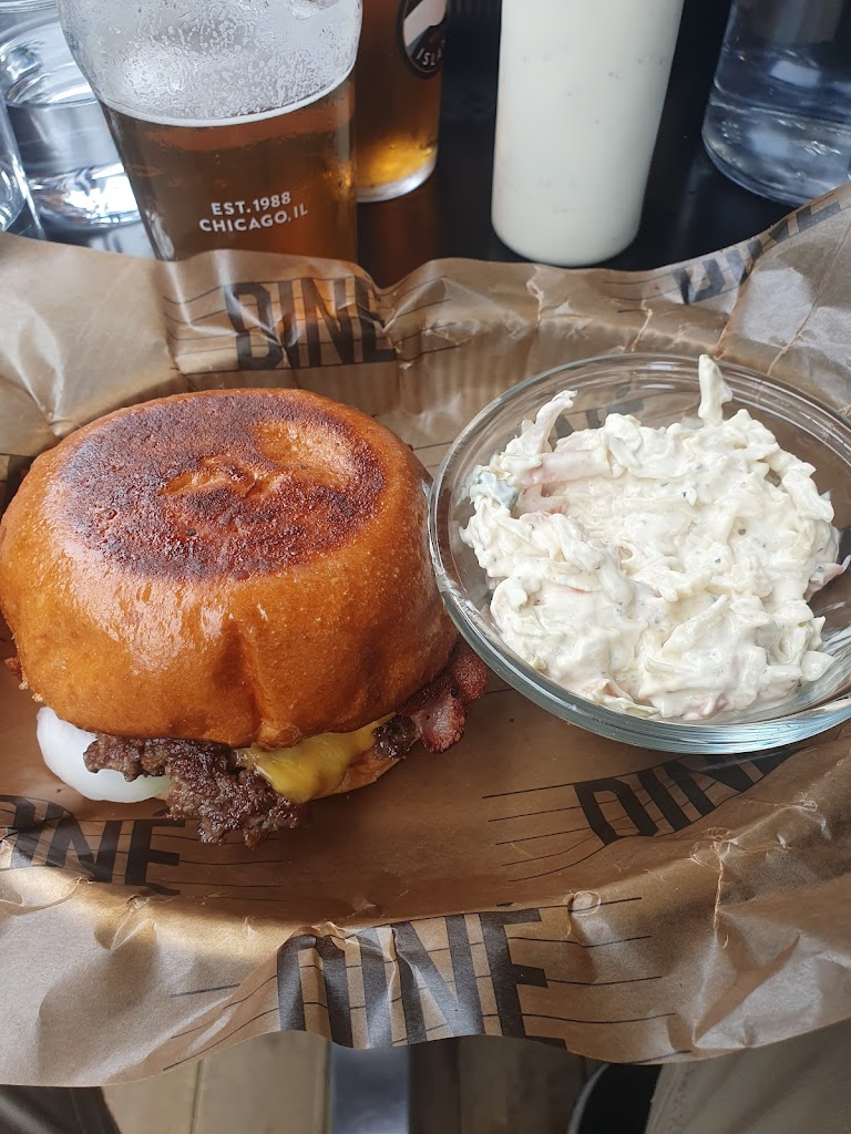 dine-burgers-12.jpeg