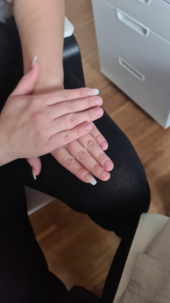 ellys-euro-nail-center-ab-6.jpeg