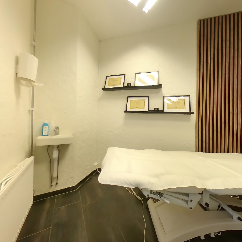 light-white-clinic-1.jpeg