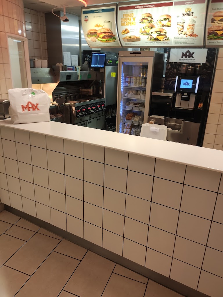max-burgers-4.jpeg