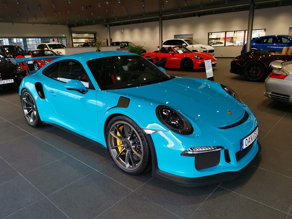 porsche-center-helsingborg-11.jpeg