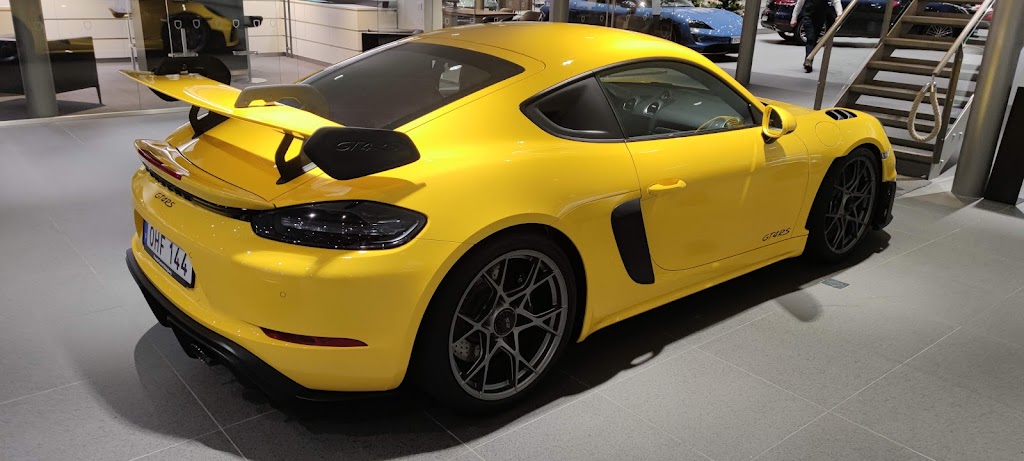 porsche-center-helsingborg-15.jpeg