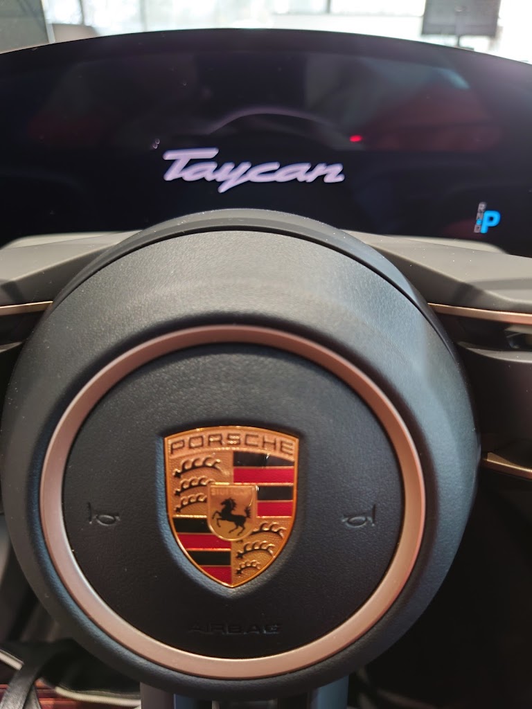 porsche-center-helsingborg-8.jpeg