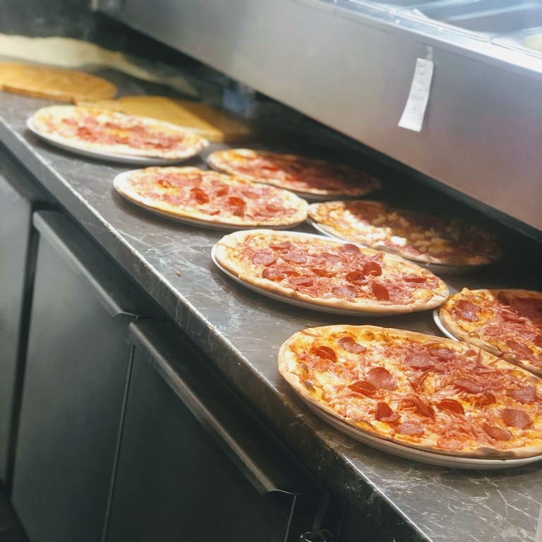regnbagens-pizzeriarestaurang-11.jpeg