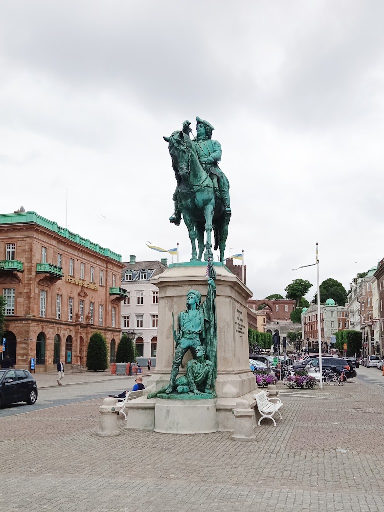 statue-of-magnus-stenbock-15.jpeg