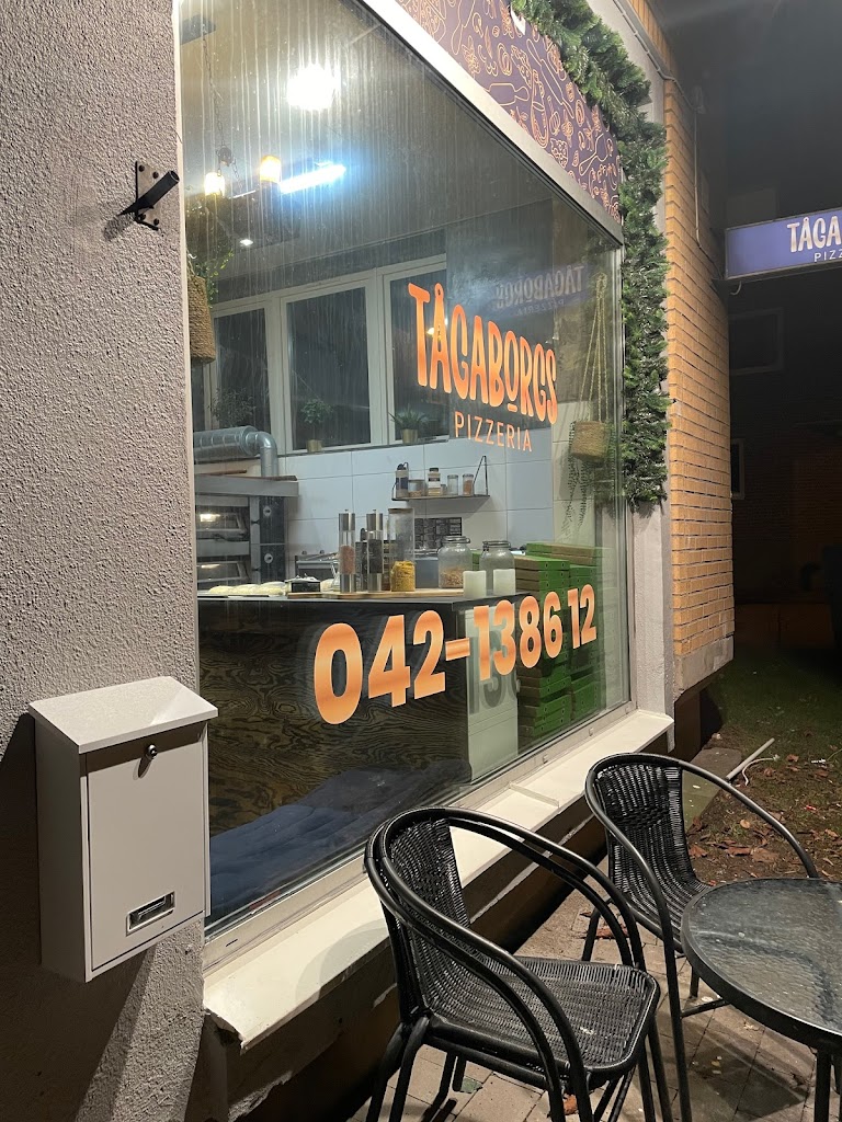 tagaborgs-pizzeria-2.jpeg