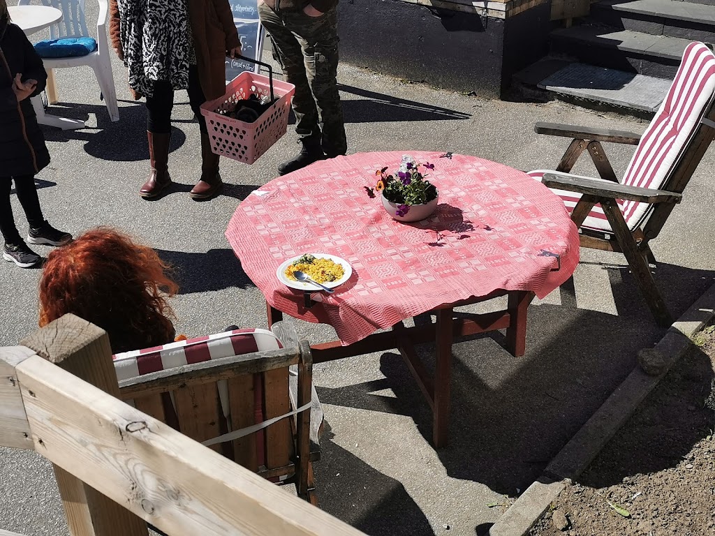 mittpunkten-cafe-och-second-hand-5.jpeg
