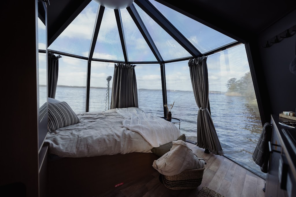 yggdrasil-igloo-water-huts-skane-0.jpeg