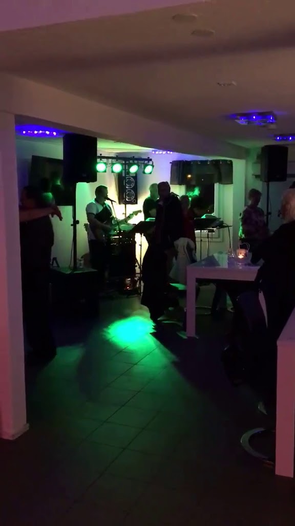 orelids-restaurang-pizzeria-8.jpeg