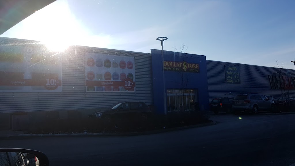 dollarstore-5.jpeg