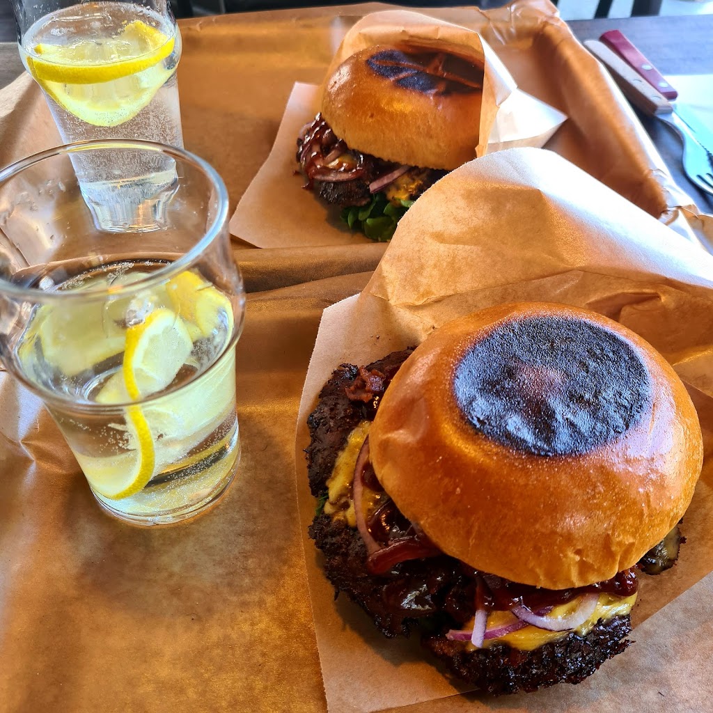 la-burgers-1.jpeg