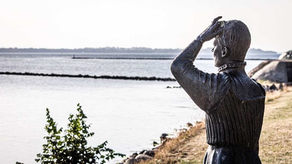 selma-lagerlof-statue-8.jpeg
